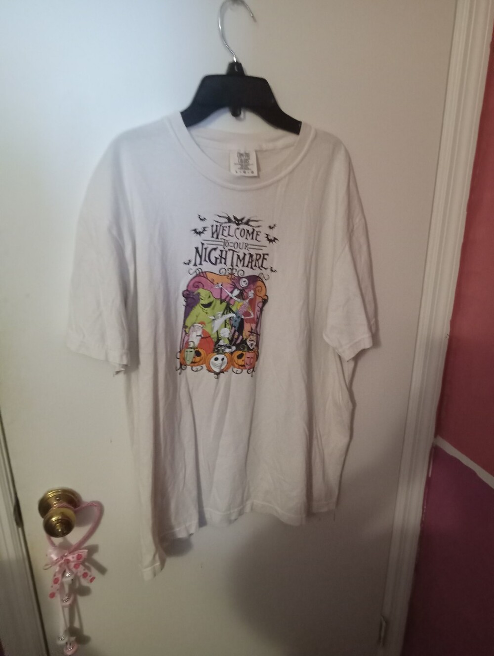 Women's Size L Nightmare Before Christmas Graphic Tshirt